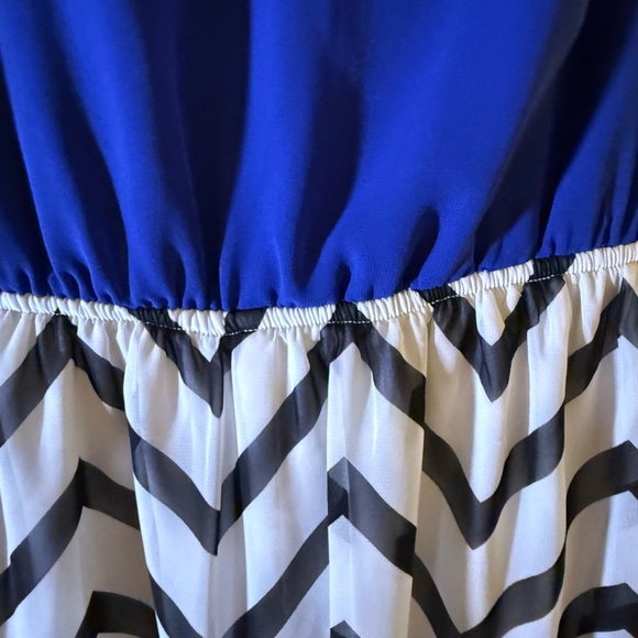 A. Byer Vintage Juniors Blue and Black Chevron Backless Dress Size Small - Picture 5 of 7